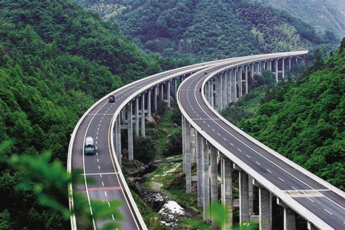 常張高速公路 編織山水畫卷的工程奇跡